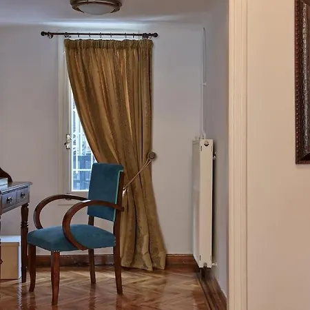 Stylish Luxury In Plaka Apartment Athens