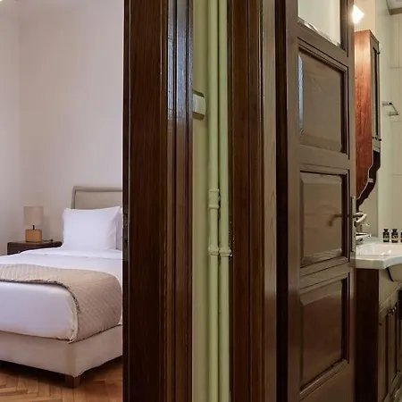 Stylish Luxury In Plaka Apartment