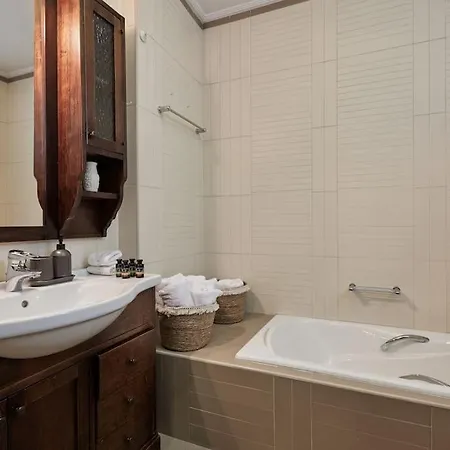 Stylish Luxury In Plaka *