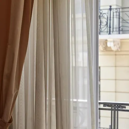 Stylish Luxury In Plaka Apartment